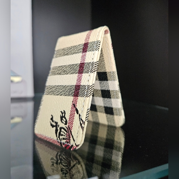 Magnetic Card/ bills Holder - Picture 3 of 5